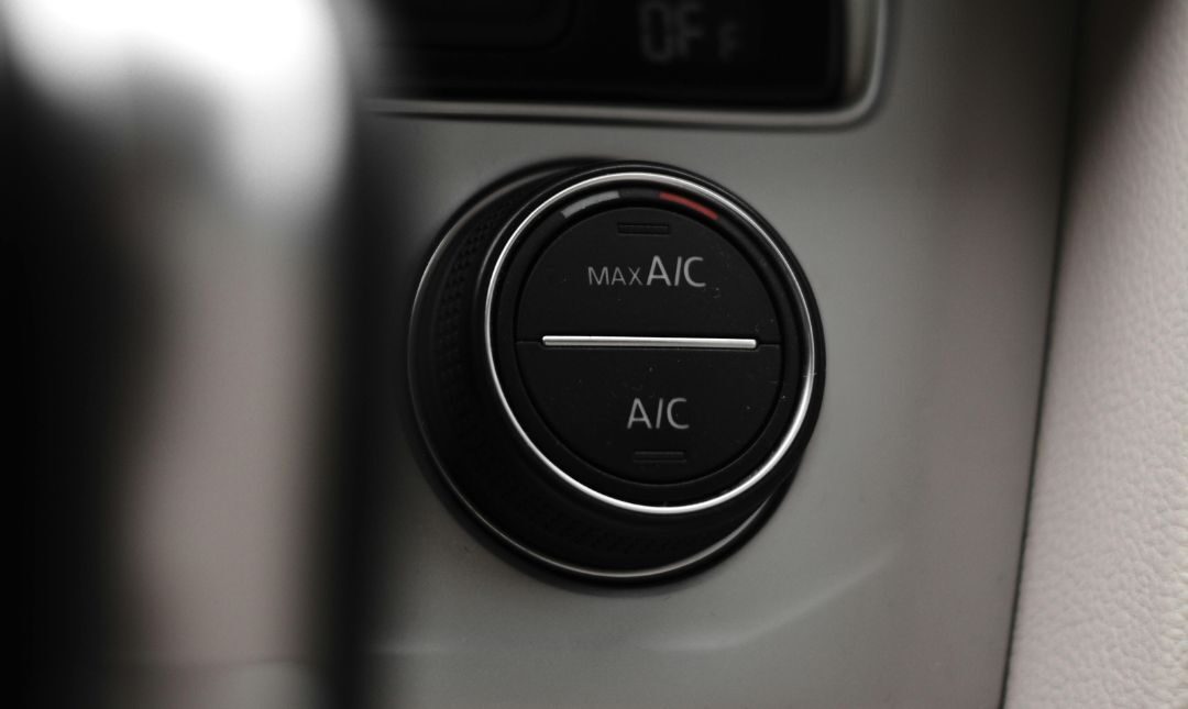 Recarga el aire acondicionado de tu coche antes del verano